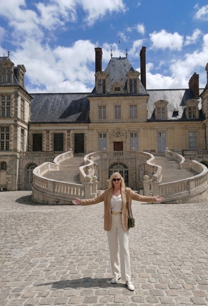 The Art of Small Mornings - Castles and Museums in France