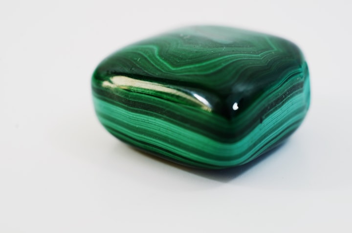 The Waves of Malachite - finding happiness and inner peace in Paris.